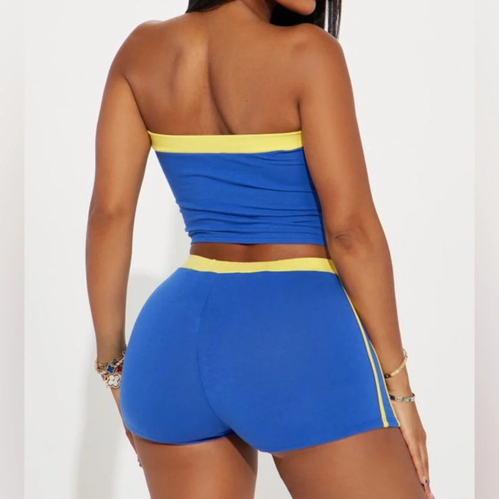 Short Set - Picture 2 of 3